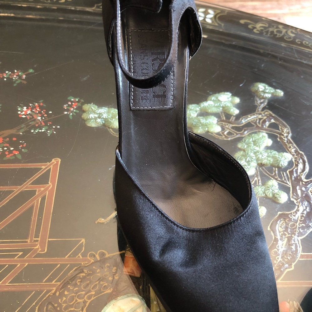 Authentic Gianni Versace Classic Heels - Picture 3 of 6